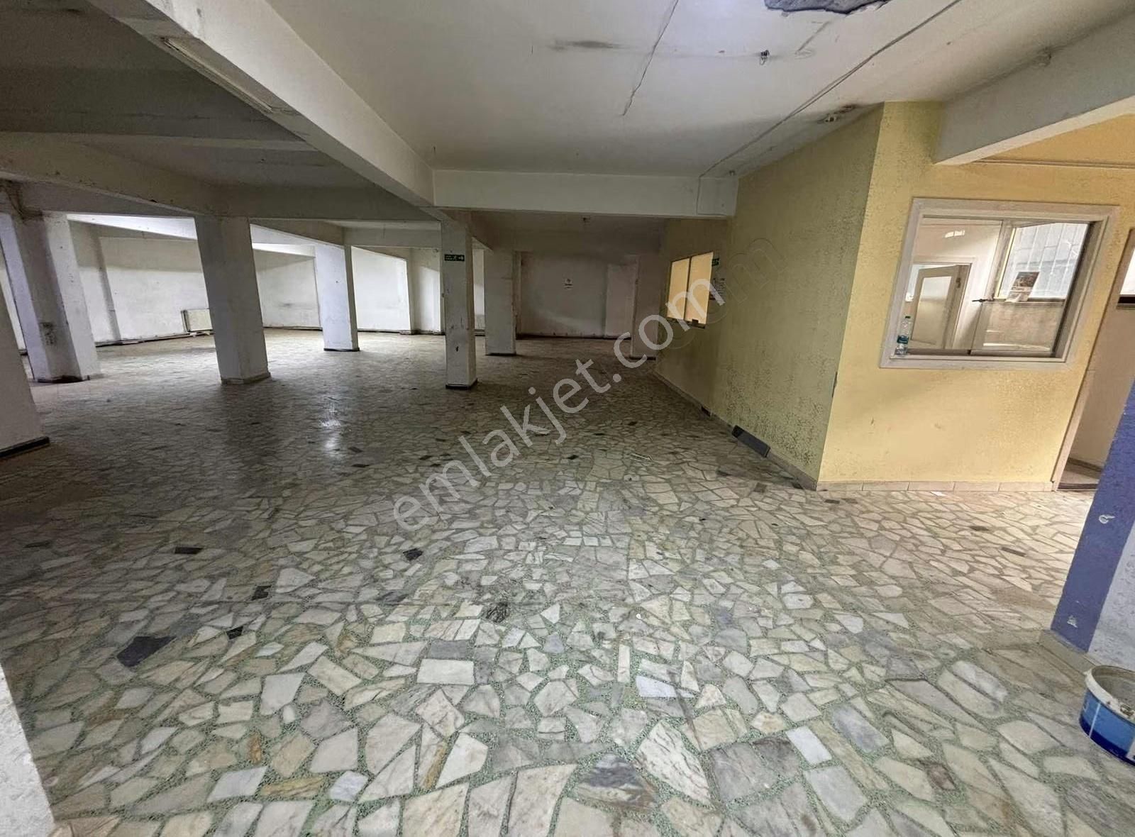 Zafer Mahallesi Her İşe Uygun 300 M2 Yarı Zemin Dükkan - Görsel 9