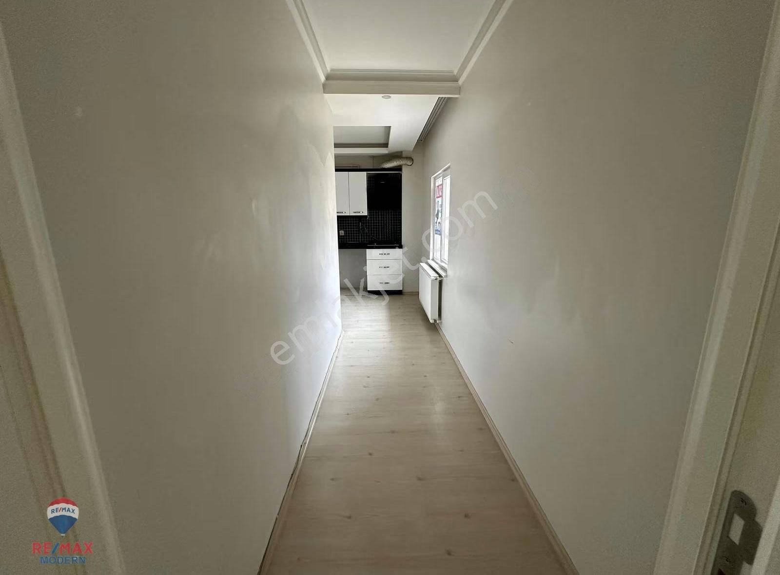 Atakentte Rayrının Altında Satılık 1+1 - Görsel 17