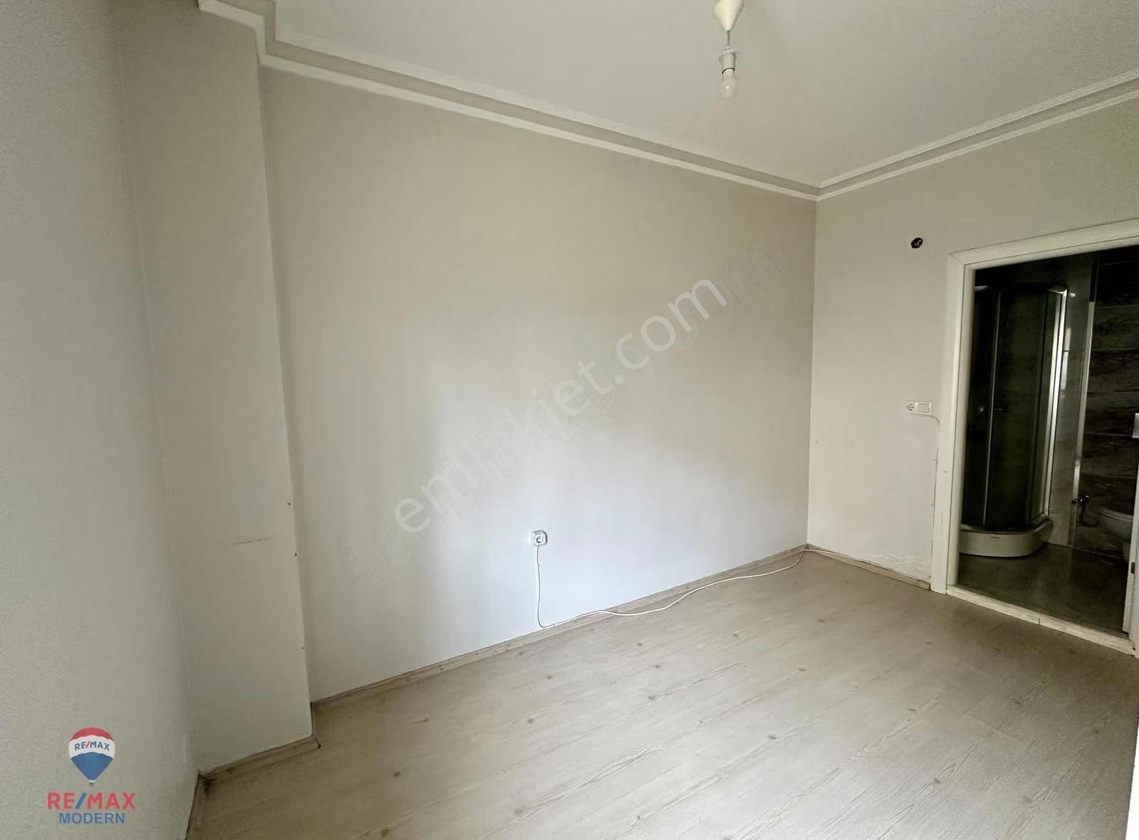 Atakentte Rayrının Altında Satılık 1+1 - Görsel 23