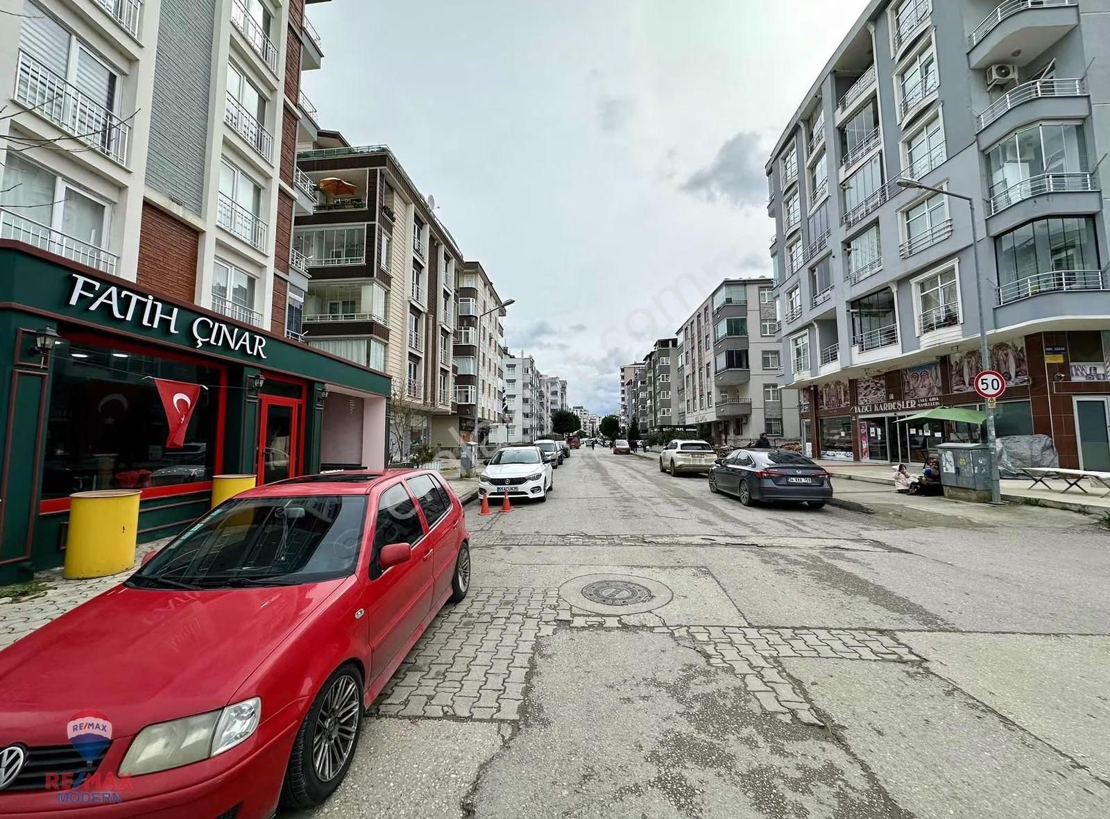 Atakentte Rayrının Altında Satılık 1+1 - Görsel 16