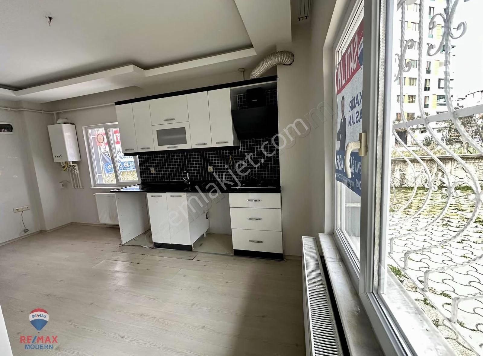 Atakentte Rayrının Altında Satılık 1+1 - Görsel 9