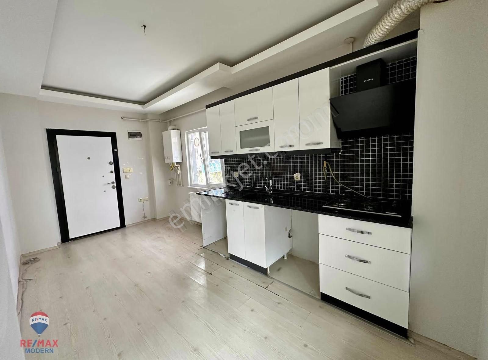 Atakentte Rayrının Altında Satılık 1+1 - Görsel 22