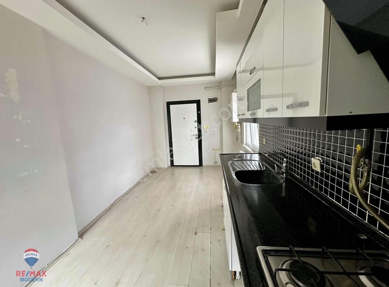 Atakentte Rayrının Altında Satılık 1+1 - Görsel 5