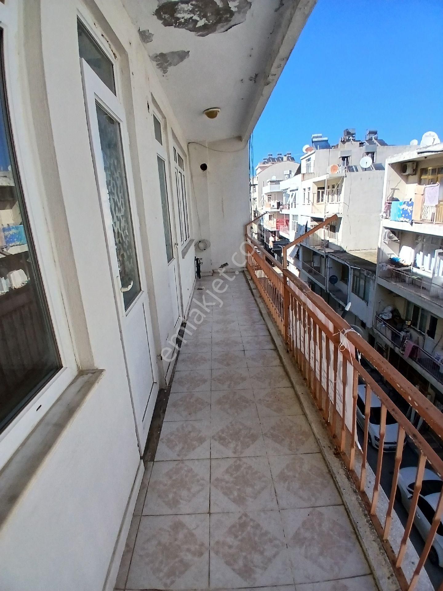 Çarşı Merkezde Pt.pazarına Nehire Yakın 4+1 Geniş Daire - Görsel 22