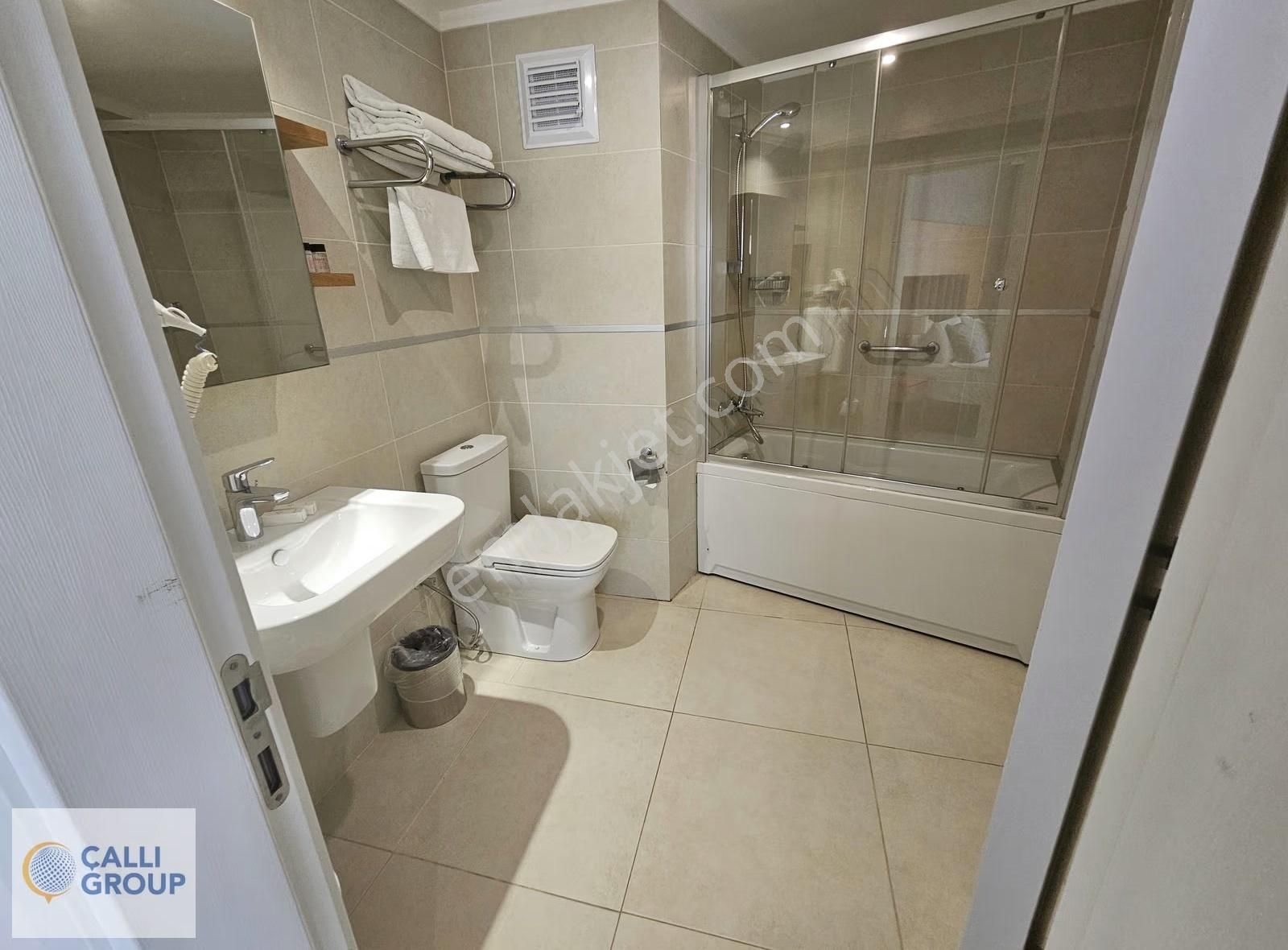 Kuşadası Ramada Resort'te Köşe Konumunda Satılık 2+1 Bahçe Katı - Görsel 12