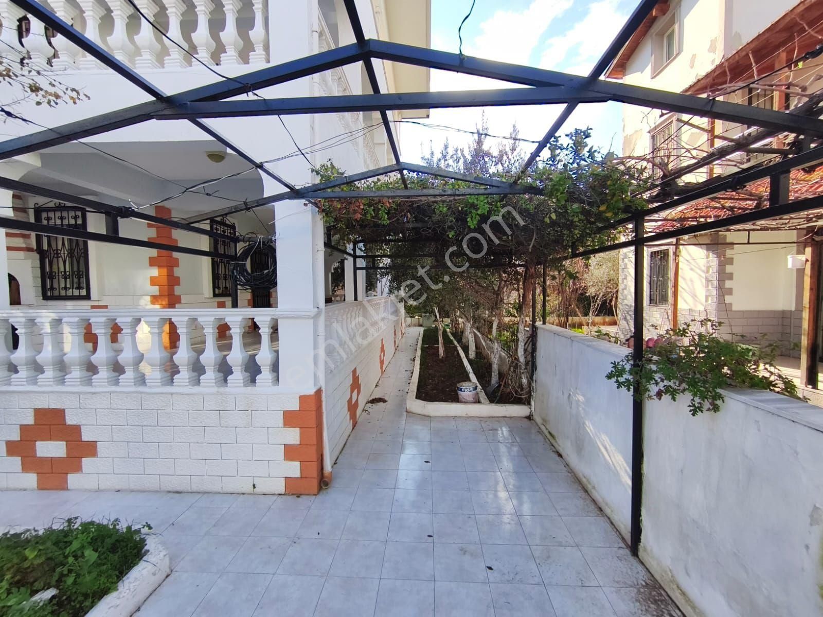 Ürkmez Doğanbey De Denize Yakın 6+1 Tripleks Villa - Görsel 3