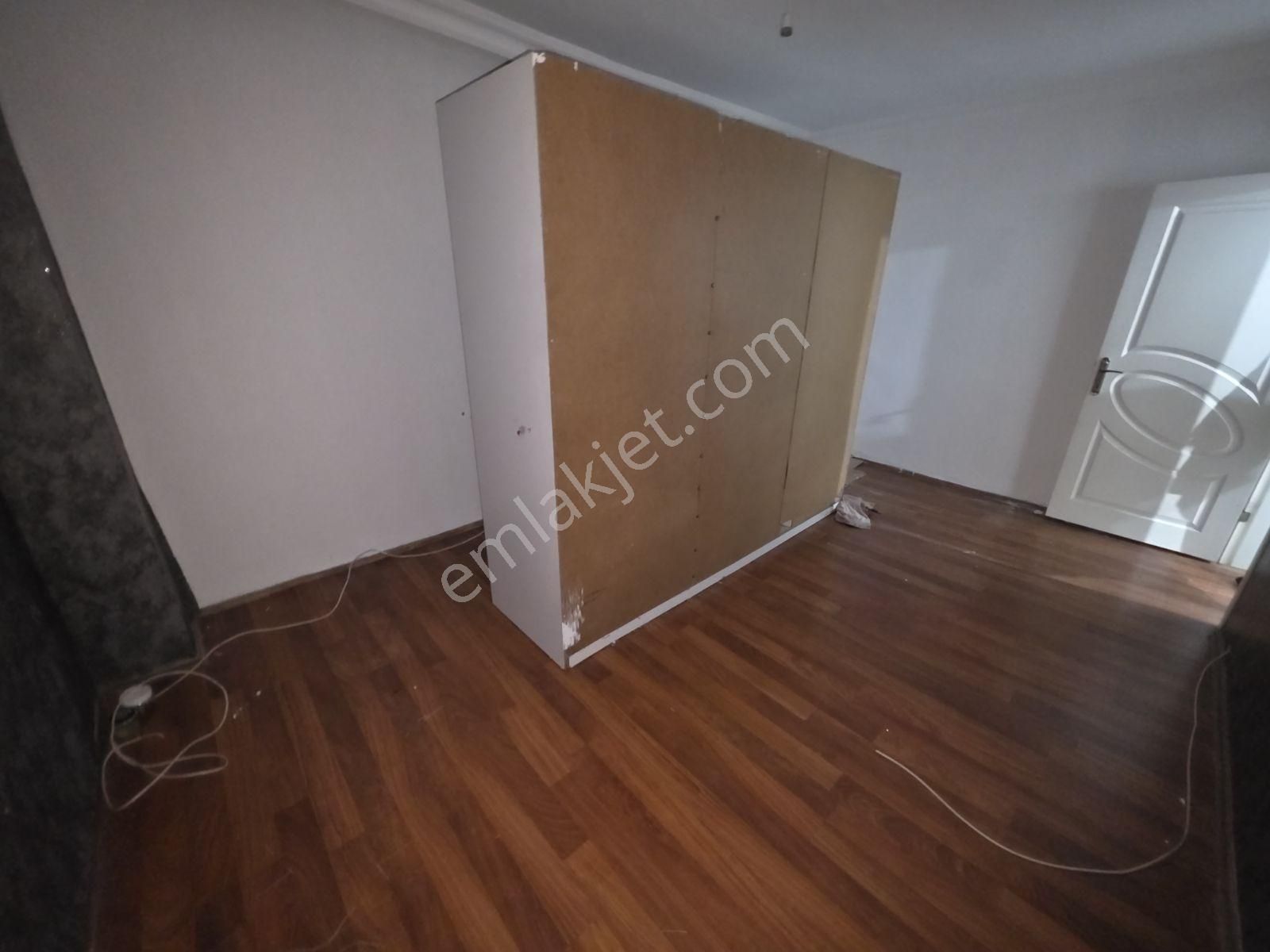 Mehmet Akifte Satılık 2+1 2.kat - Görsel 2