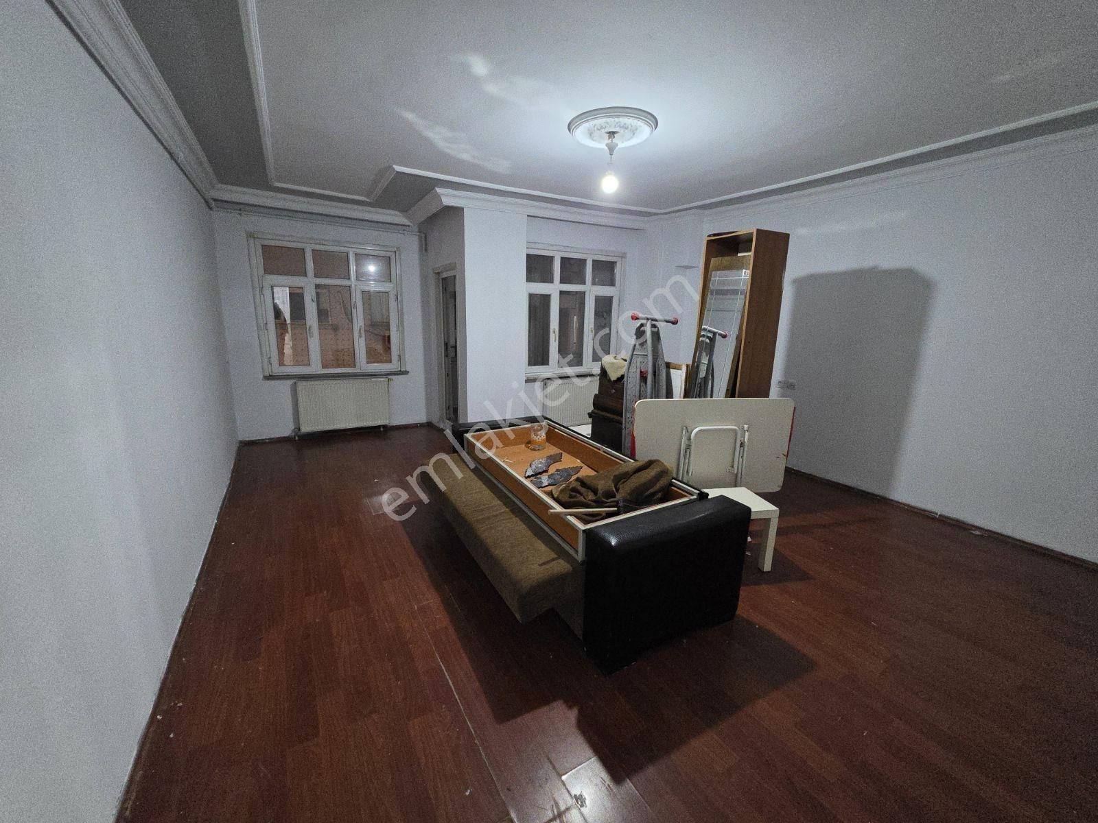 Mehmet Akifte Satılık 2+1 2.kat