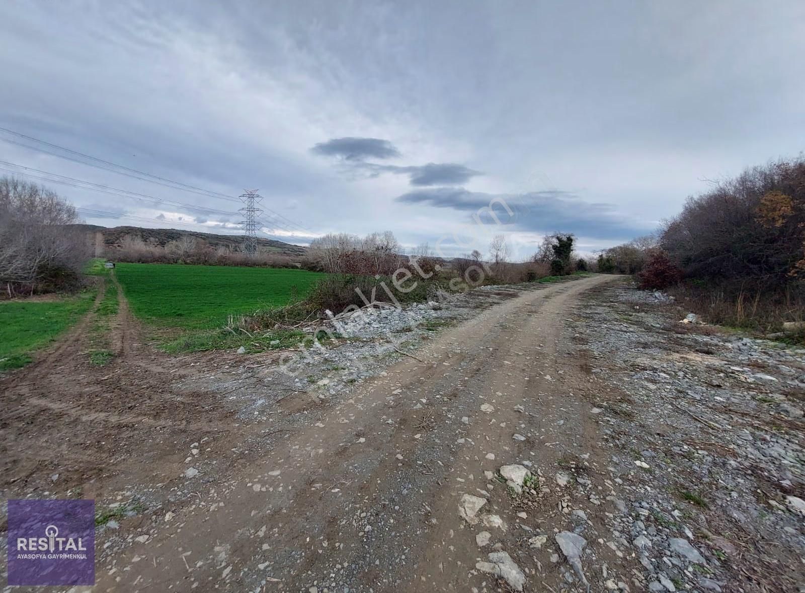 Karacabey Hürriyette Fiyat Avantajlı 4 Dönüm Tarla