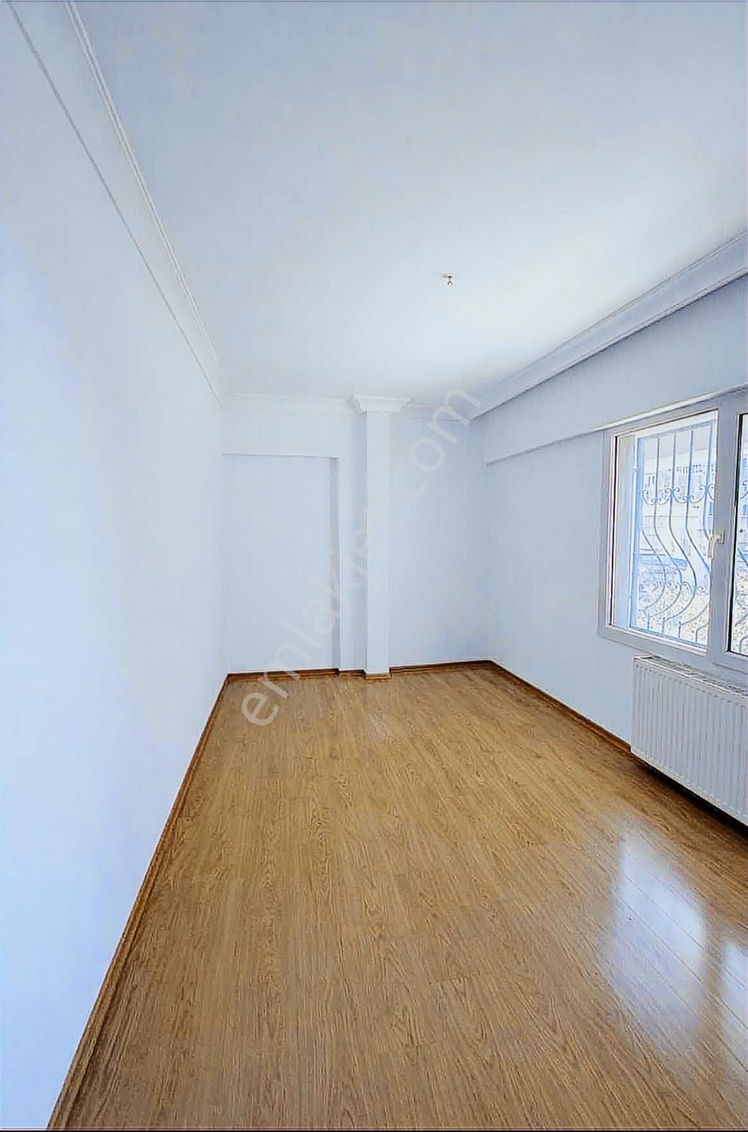 Güvenlikli Site Kiralık 2+1 125 M² Ebeveyn Banyolu