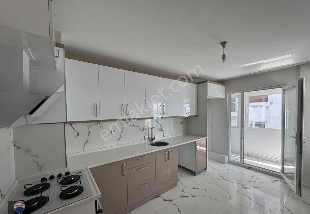 Karşıyaka Donanmacı Mah. Deniz Manzaralı 3+1 Kiralık Daire - Görsel 2