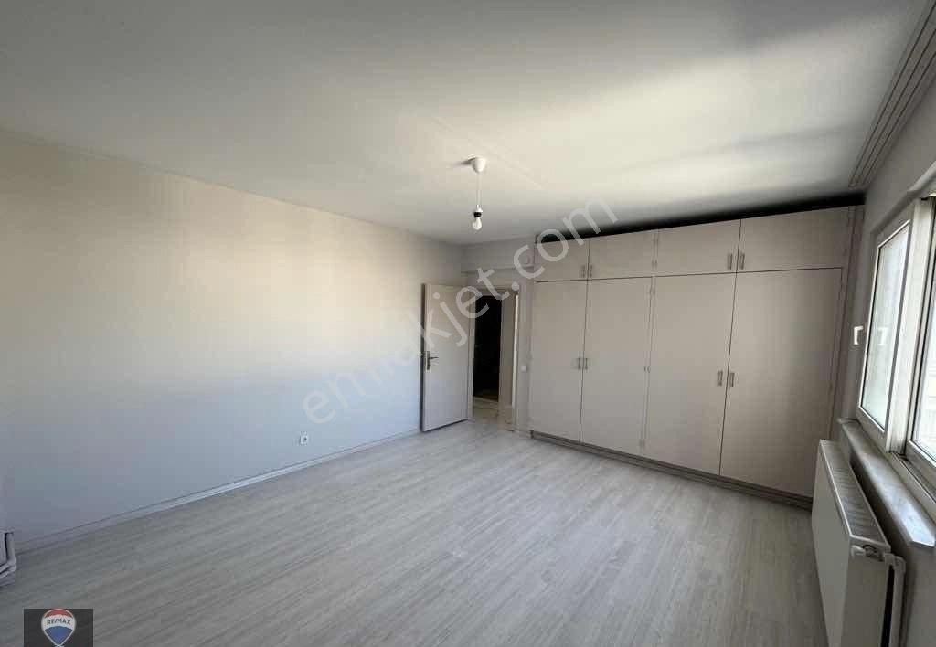 Karşıyaka Donanmacı Mah. Deniz Manzaralı 3+1 Kiralık Daire - Görsel 34