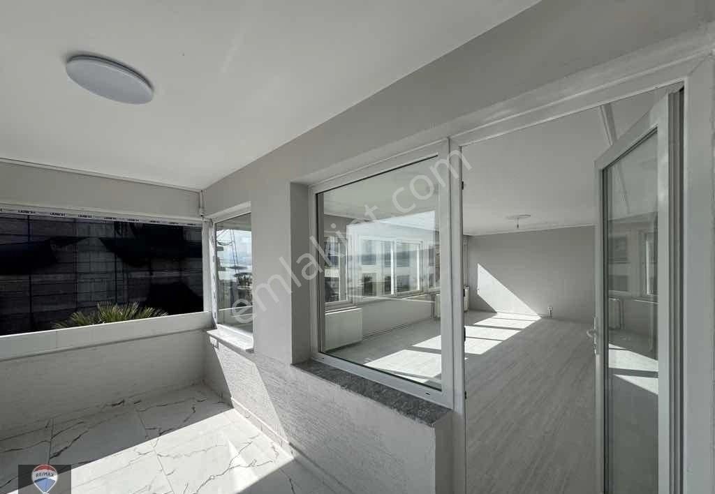 Karşıyaka Donanmacı Mah. Deniz Manzaralı 3+1 Kiralık Daire - Görsel 4