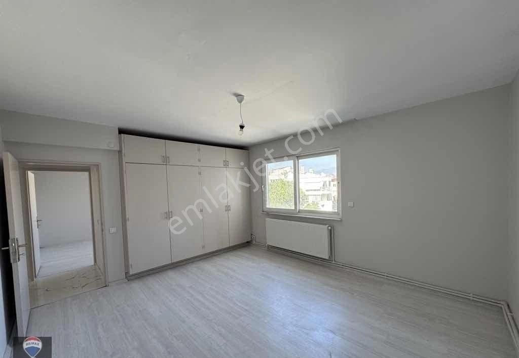 Karşıyaka Donanmacı Mah. Deniz Manzaralı 3+1 Kiralık Daire - Görsel 3