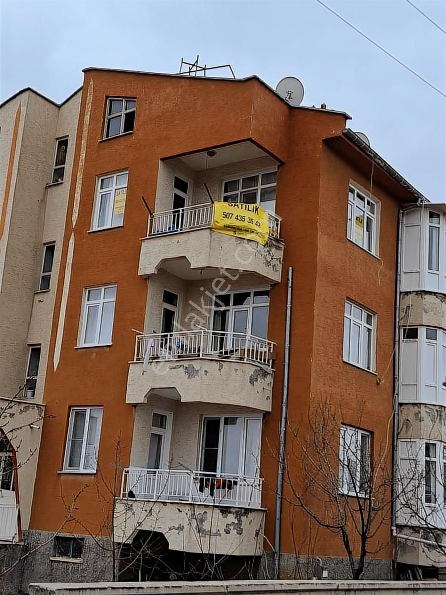 Bosna Hersek Mah Bölmeli 3+1 Daire Son Kat Satılık