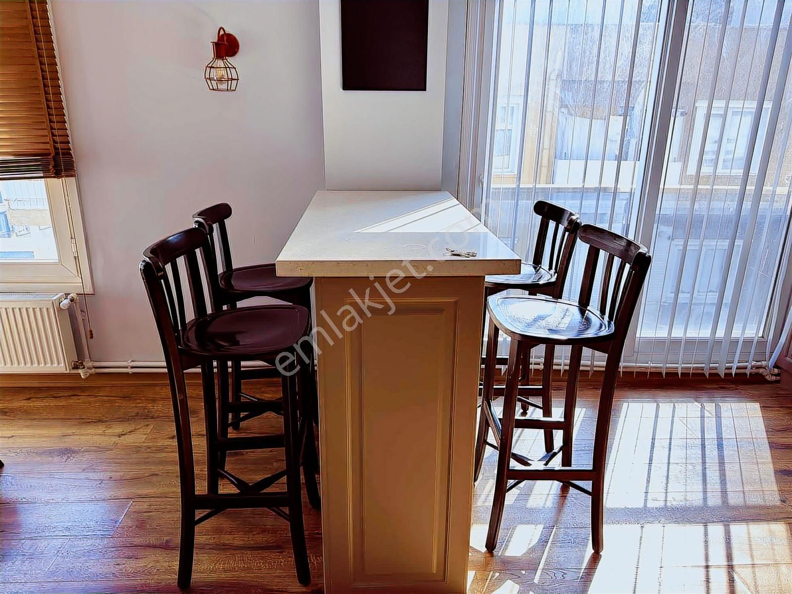 Bornova Erzene Ata Durağında 3+1 Modern Eşyalı Kiralık Daire - Görsel 3