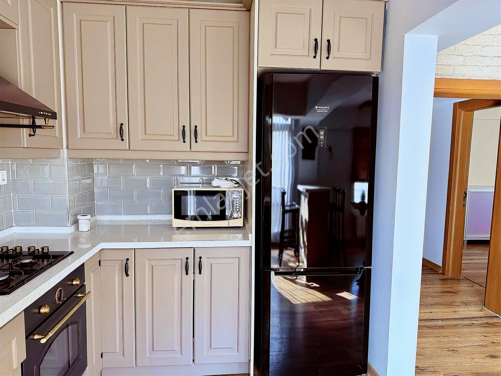 Bornova Erzene Ata Durağında 3+1 Modern Eşyalı Kiralık Daire - Görsel 2