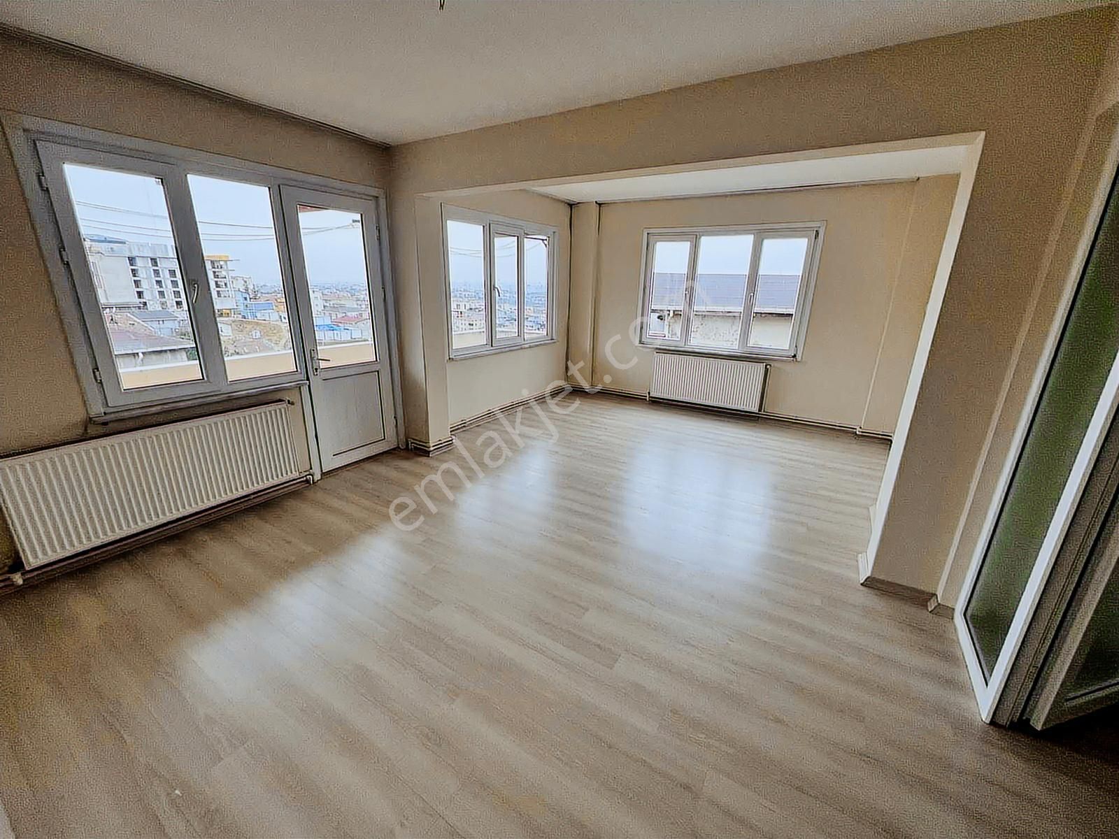 Üsküdar Çamlıcada 3+1 Kiralık Ara Kat Daire