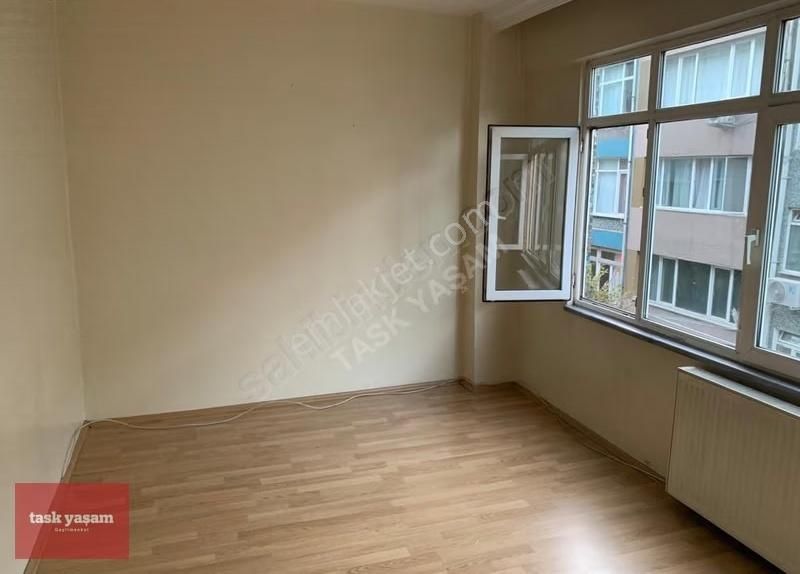 Beşiktaş Çarşı'nın En Nezih Sokağında 1+1 Satılık Fırsat Daire - Görsel 5