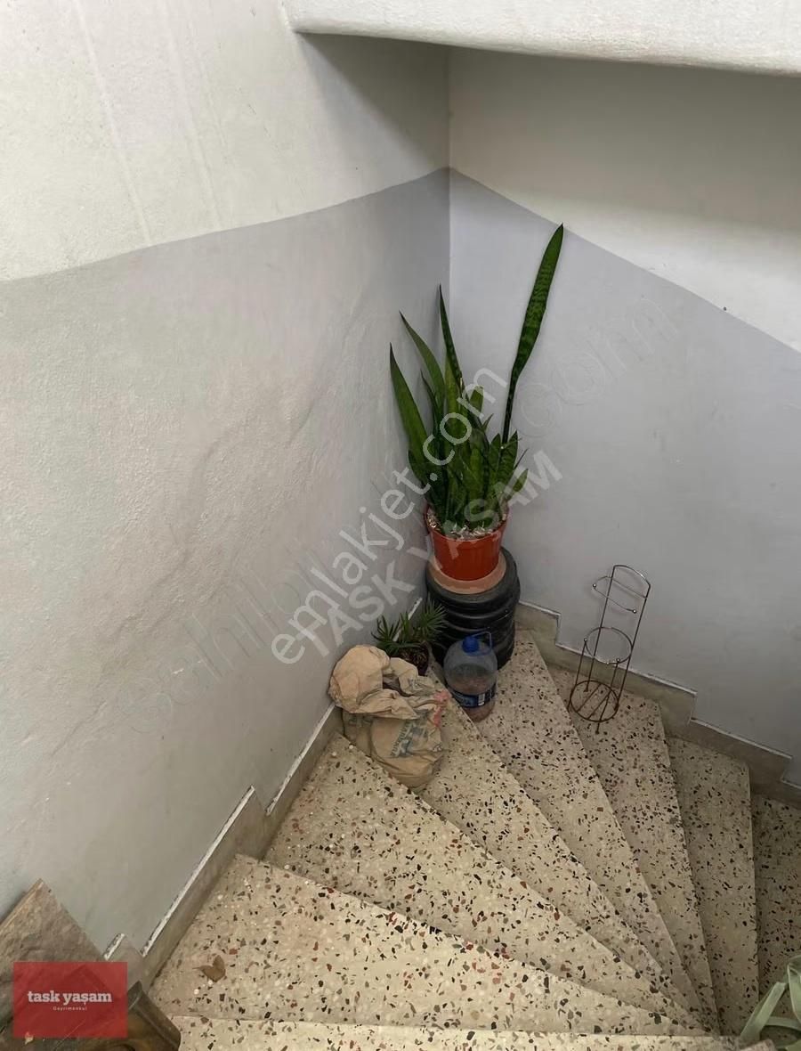 Fatih Küçükayasofya Mahallesi'nde Tarihi 4 Katlı Satılık Bina - Görsel 20