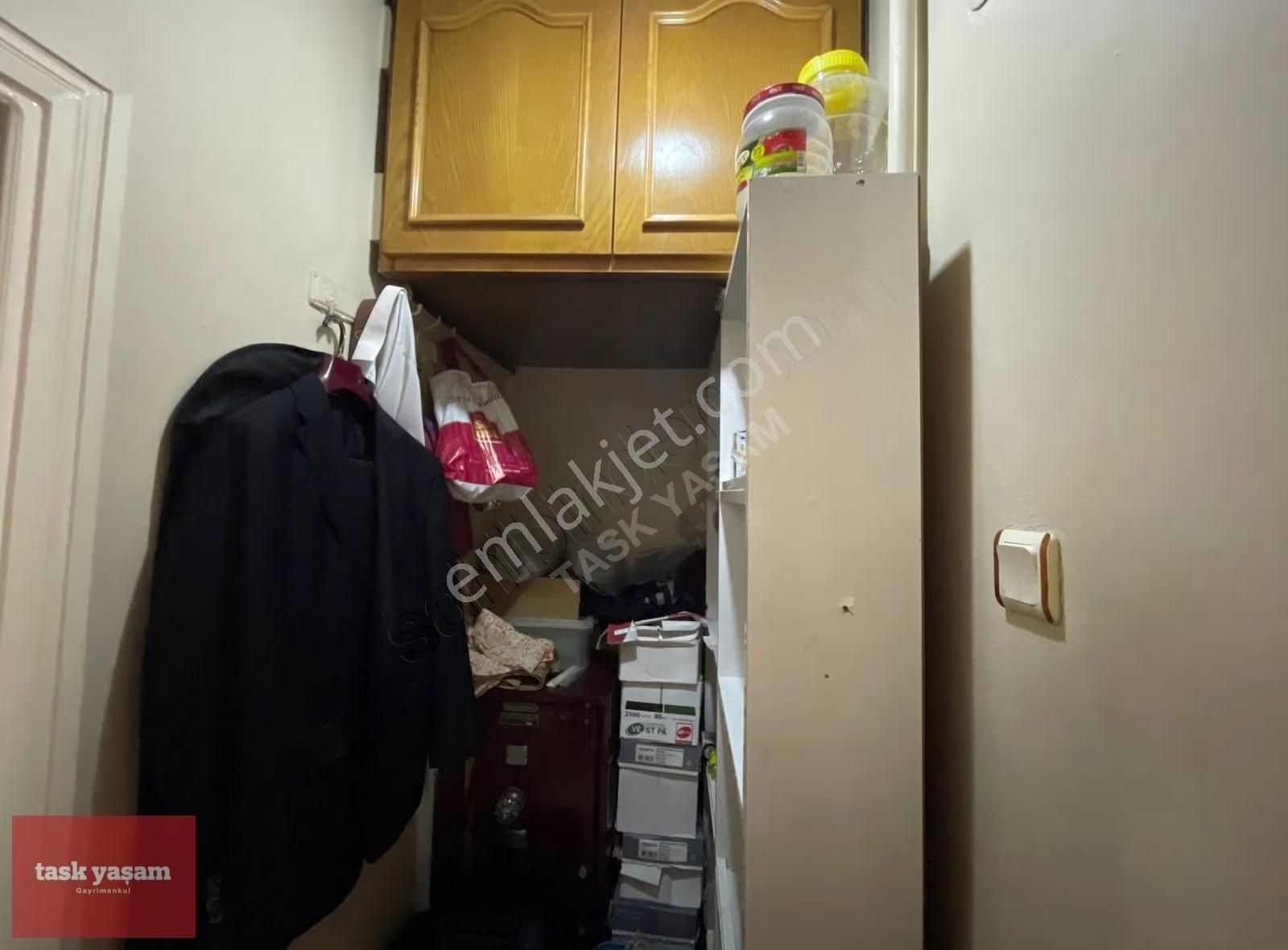 Fatih Küçükayasofya Mahallesi'nde Tarihi 4 Katlı Satılık Bina - Görsel 12