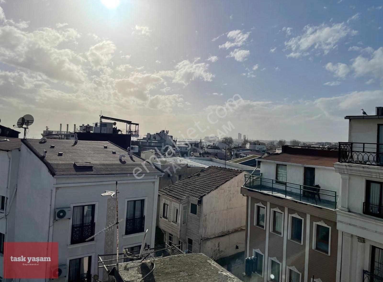 Fatih Küçükayasofya Mahallesi'nde Tarihi 4 Katlı Satılık Bina - Görsel 19