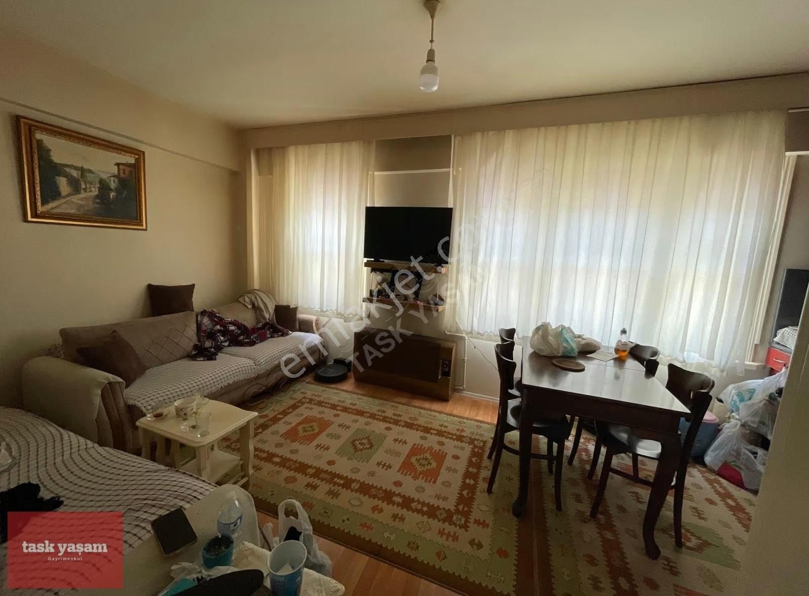 Fatih Küçükayasofya Mahallesi'nde Tarihi 4 Katlı Satılık Bina - Görsel 6