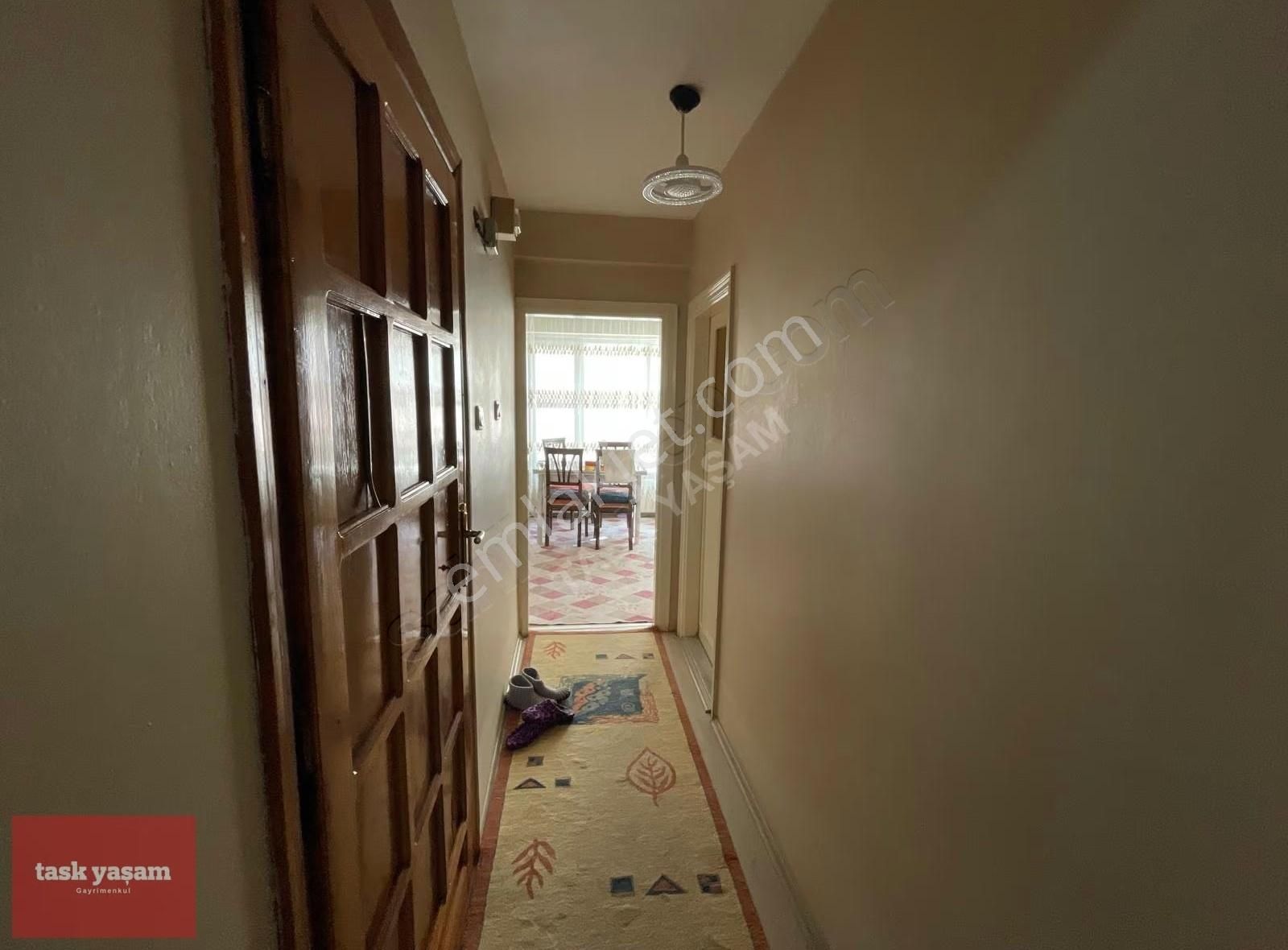 Fatih Küçükayasofya Mahallesi'nde Tarihi 4 Katlı Satılık Bina - Görsel 10