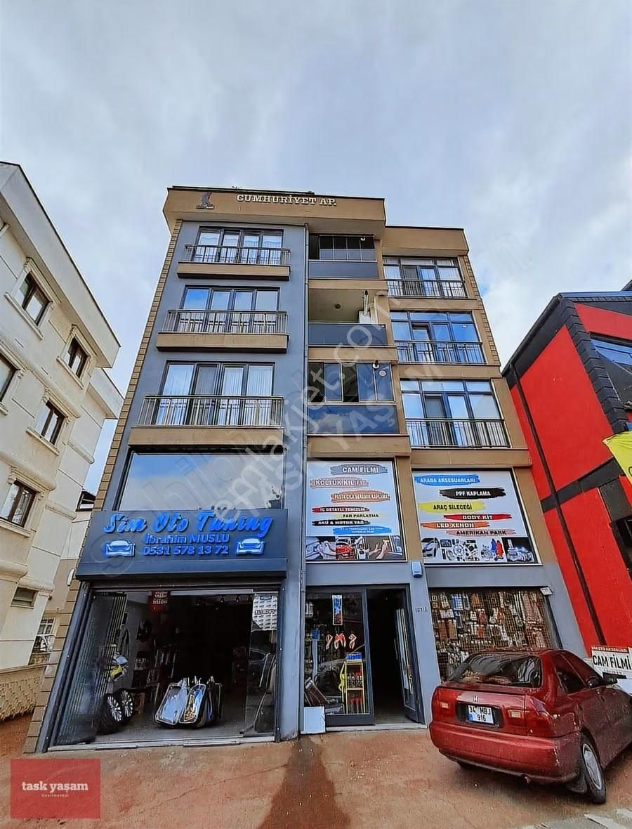 Tuzla Şifa Mahallesi Cadde Üzeri Kiralık Geniş 2+1 Daire