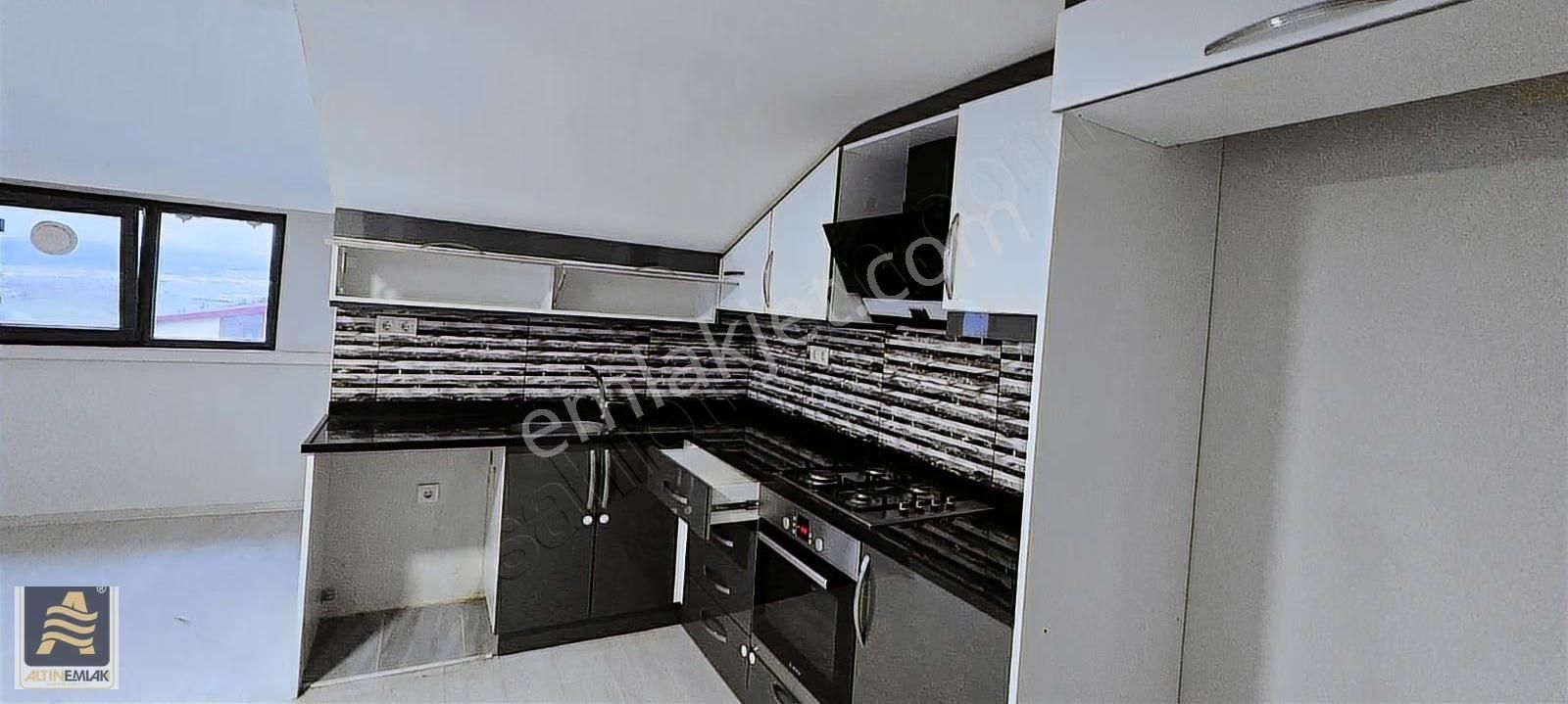 Serdivan Beşköprüde Kiralık 3+1 Çatı Katı Daire - Görsel 15