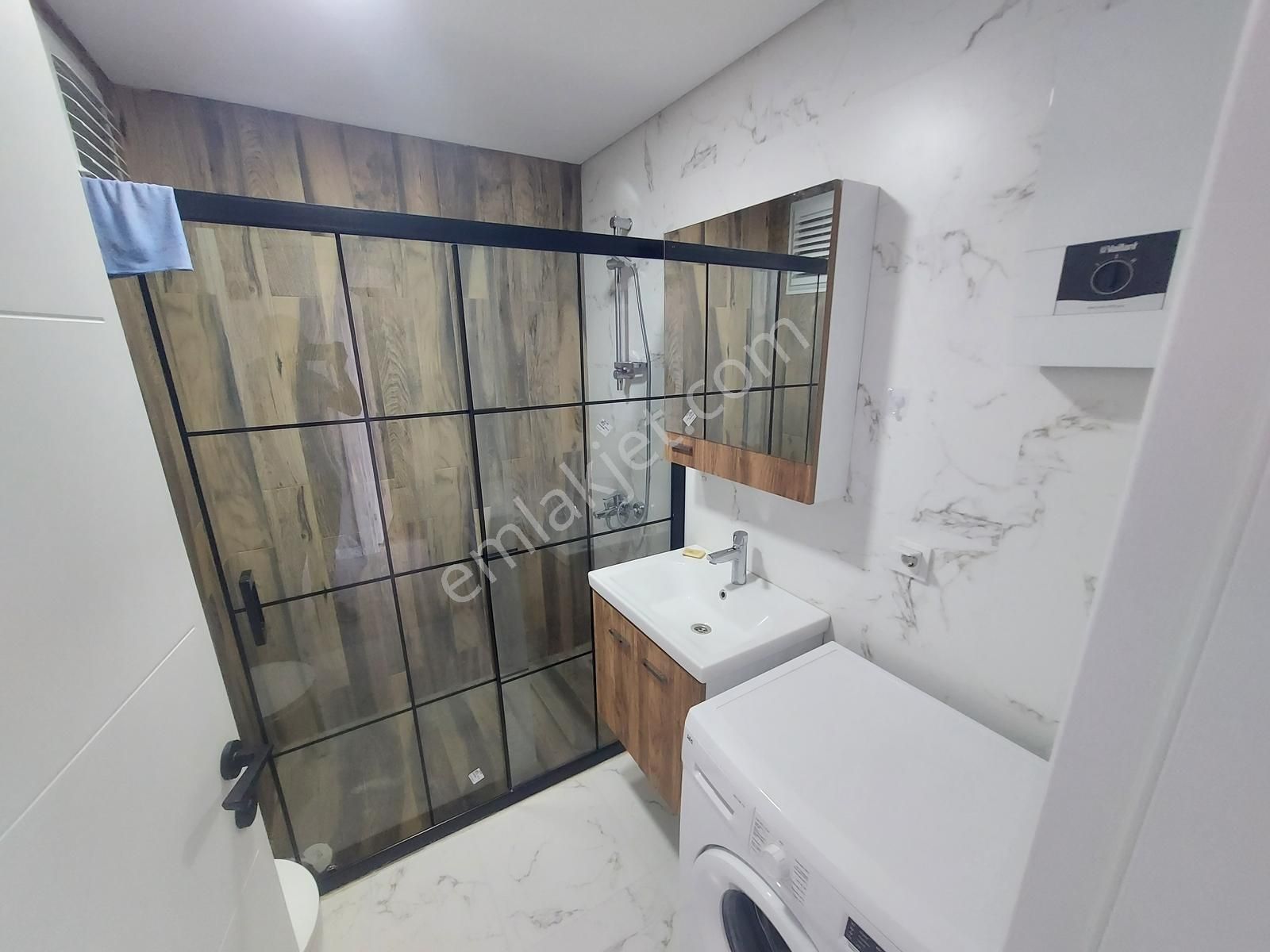 Seferihisar Camikebir Dört Yolda Eşyalı Kiralık 1+1 Daire !!! - Görsel 11