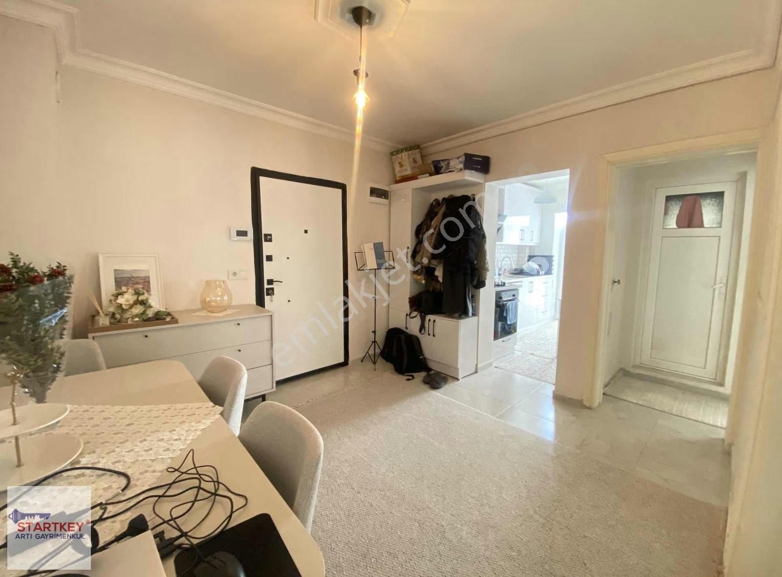 Karşıyaka Bahcelievlerde Tadilatlı 2+1 Kiralık Daire - Görsel 31