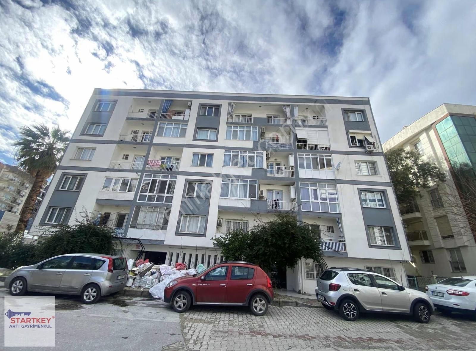 Karşıyaka Bahcelievlerde Tadilatlı 2+1 Kiralık Daire
