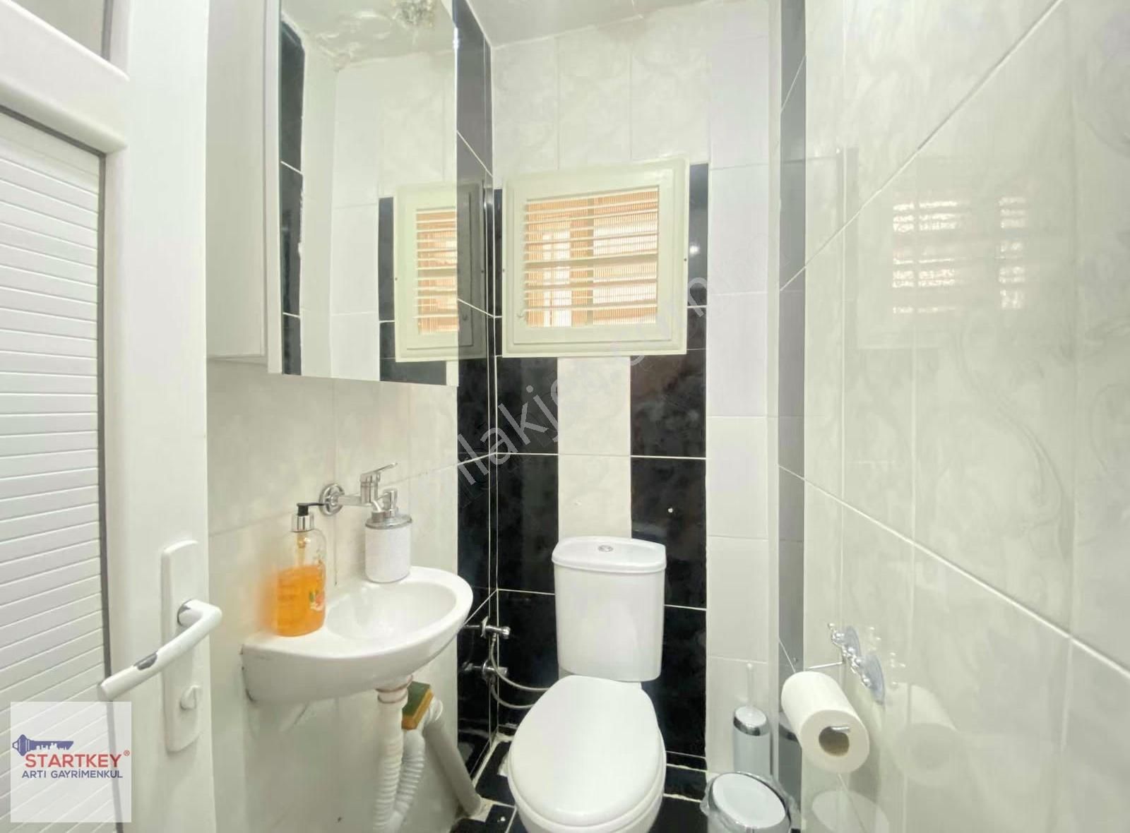 Karşıyaka Bahcelievlerde Tadilatlı 2+1 Kiralık Daire - Görsel 25