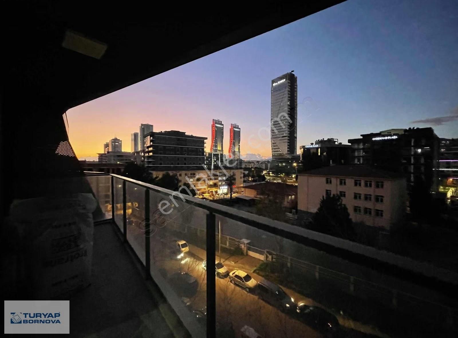 Ontan Bayraklı Satılık 1+1 Daire