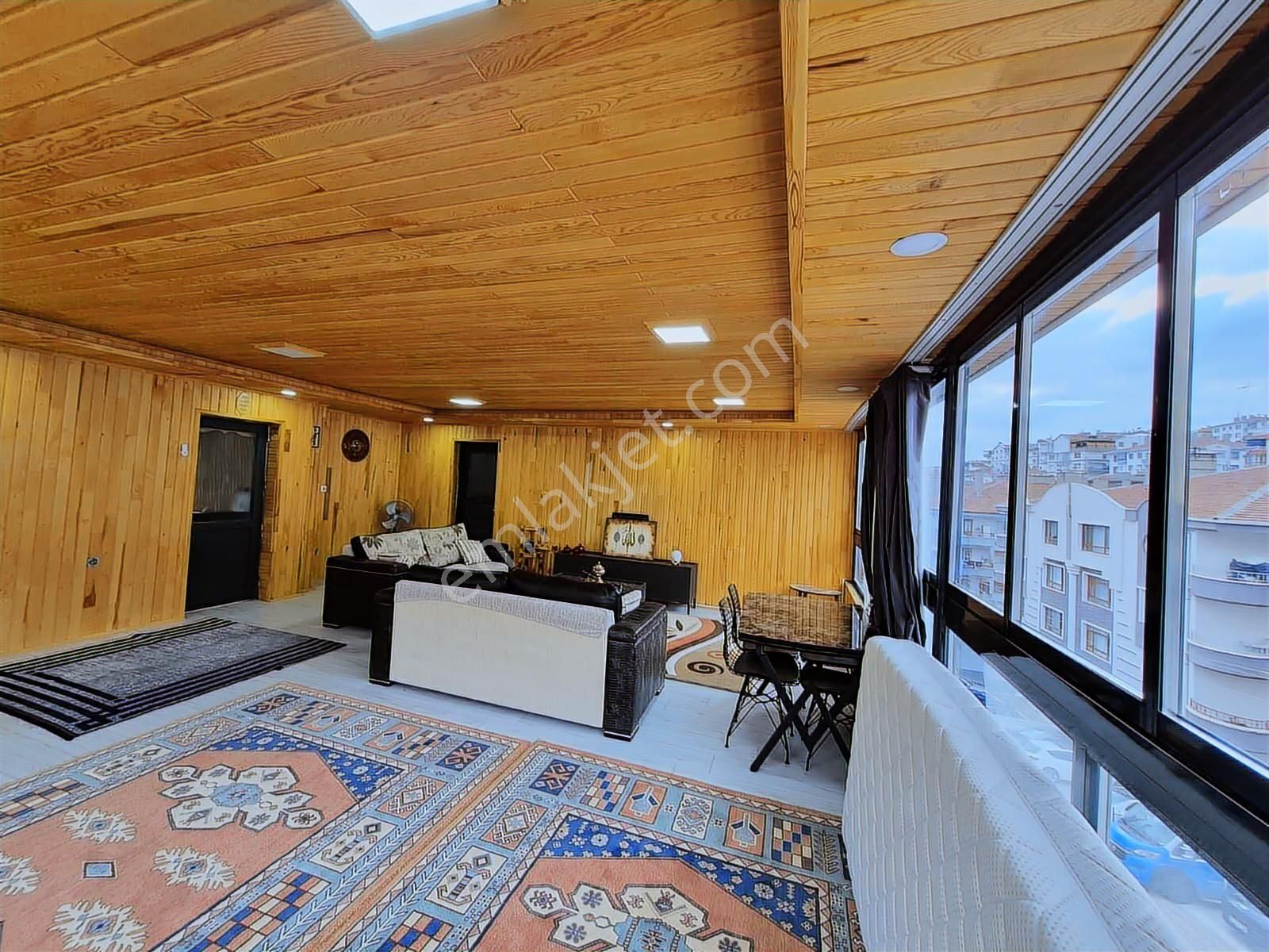 Kuşcağız Mah. Cadde Üzeri 4+1 + Kapalı Teras Dübleks - Görsel 4