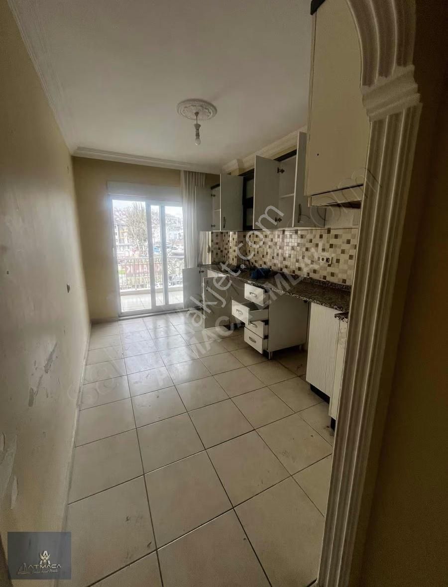 Kanala Ve Tramvay A Yürüme Mesafesinde