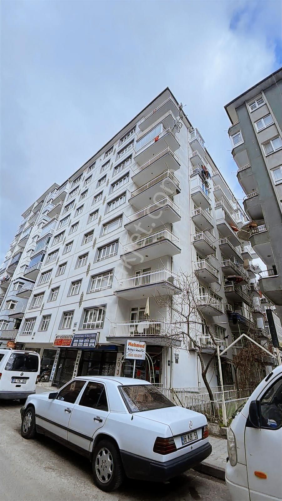 Arslan Emlaktan İskanlı Demet Metro,ya 5 Dk 2+1 Satılık