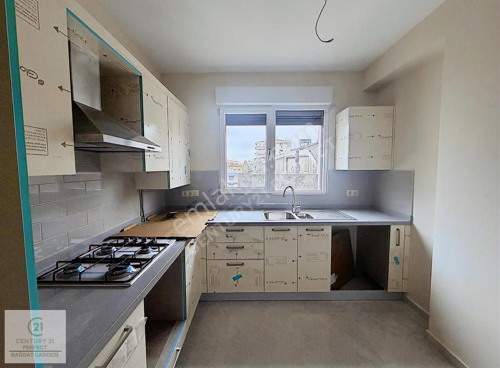 Suadiye'de Kiralık 3+1 Sıfır Daire Hiç Oturulmamış, Otoparklı - Görsel 2