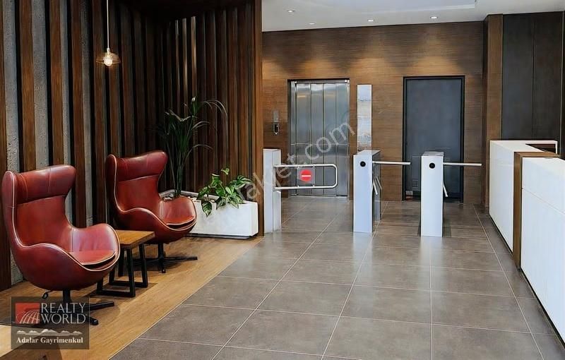 Yüksek Tabela Değeri Sunan Maltepe E-5 Cepheli 300 M2 Kat Ofisi - Görsel 10
