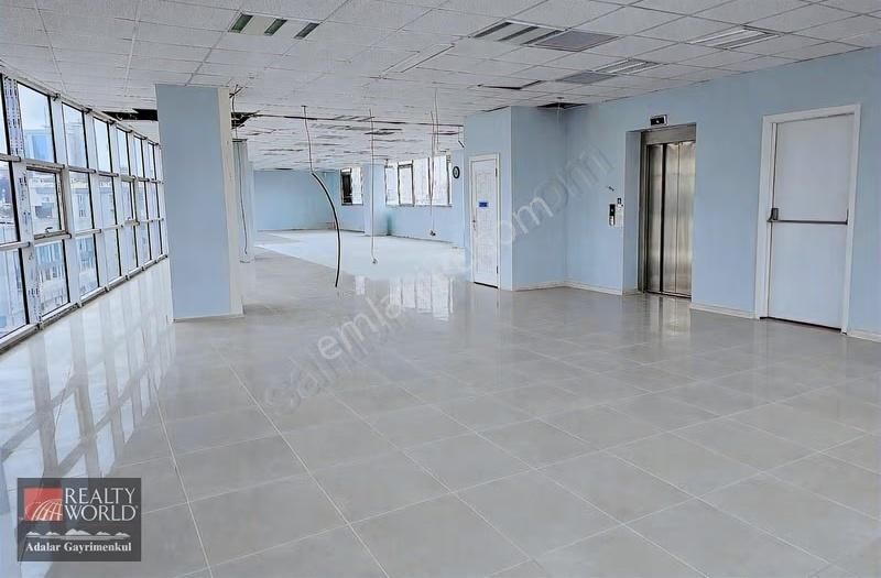 Yüksek Tabela Değeri Sunan Maltepe E-5 Cepheli 300 M2 Kat Ofisi - Görsel 12