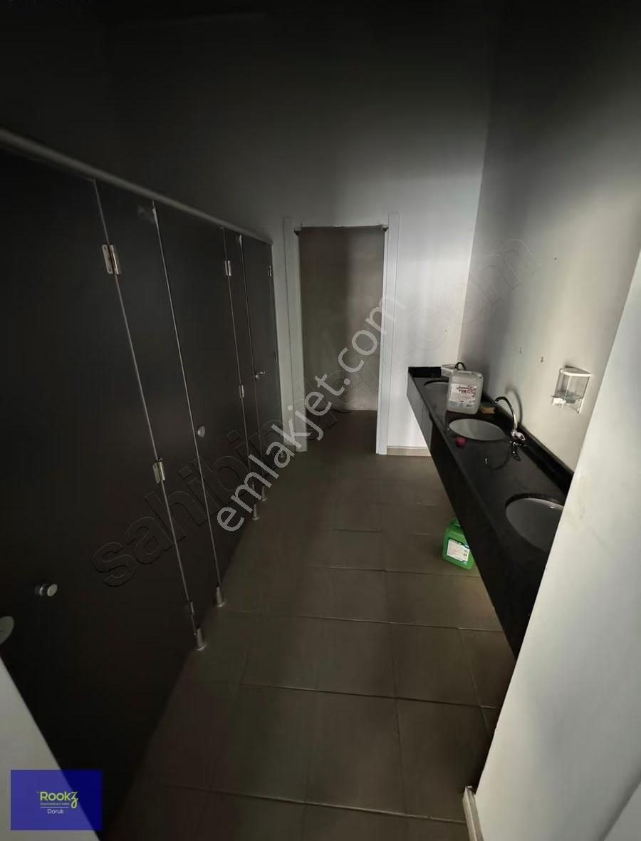 Pendik'te Geniş Metrekare Yüksek Tavan Hazır Altyapı Uygun Fiyat - Görsel 6