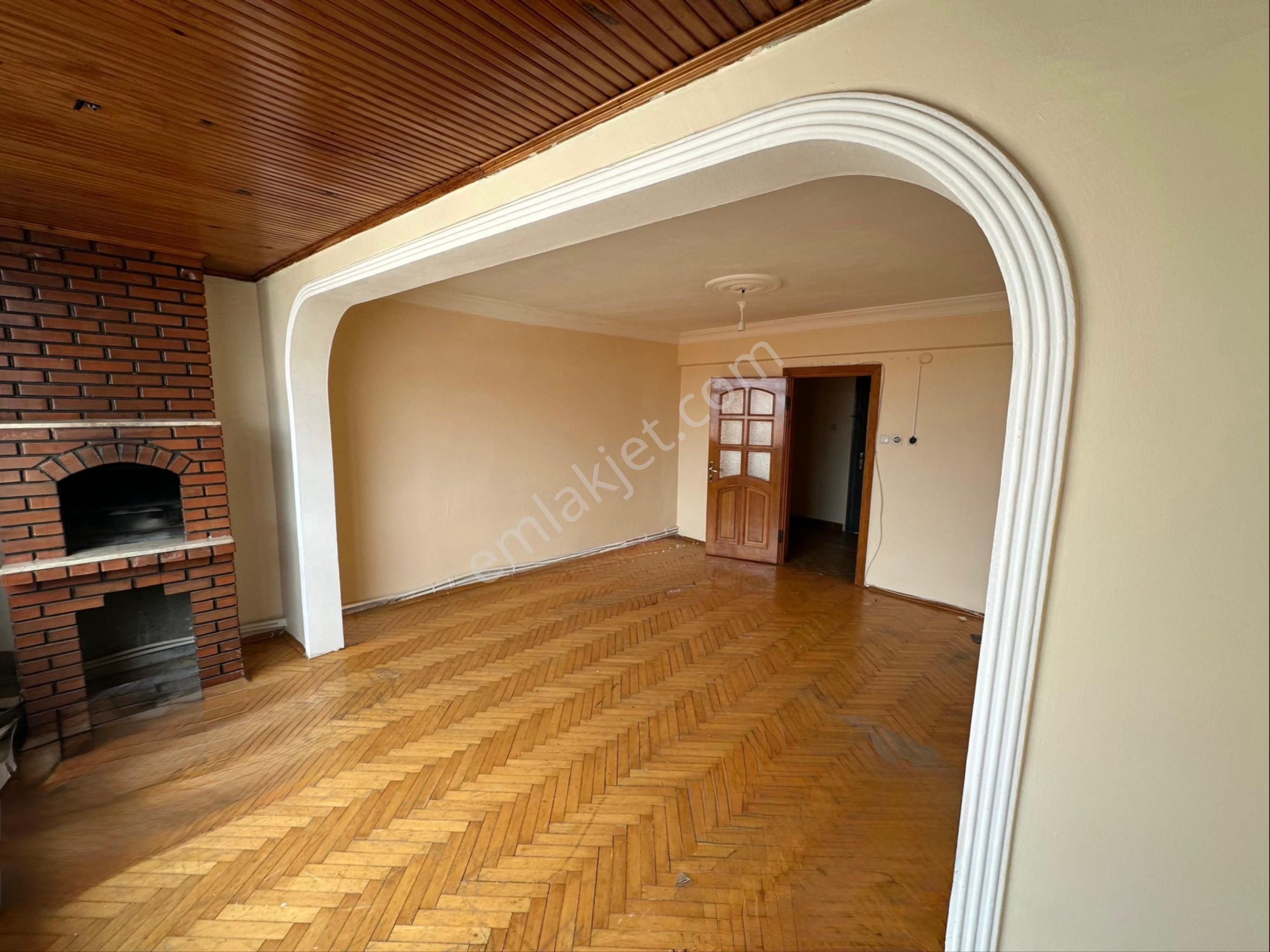 Zeynepkamil Hastanesineyakın Deniz Manzaralı 2+1 Kiralık Üsküdar - Görsel 2