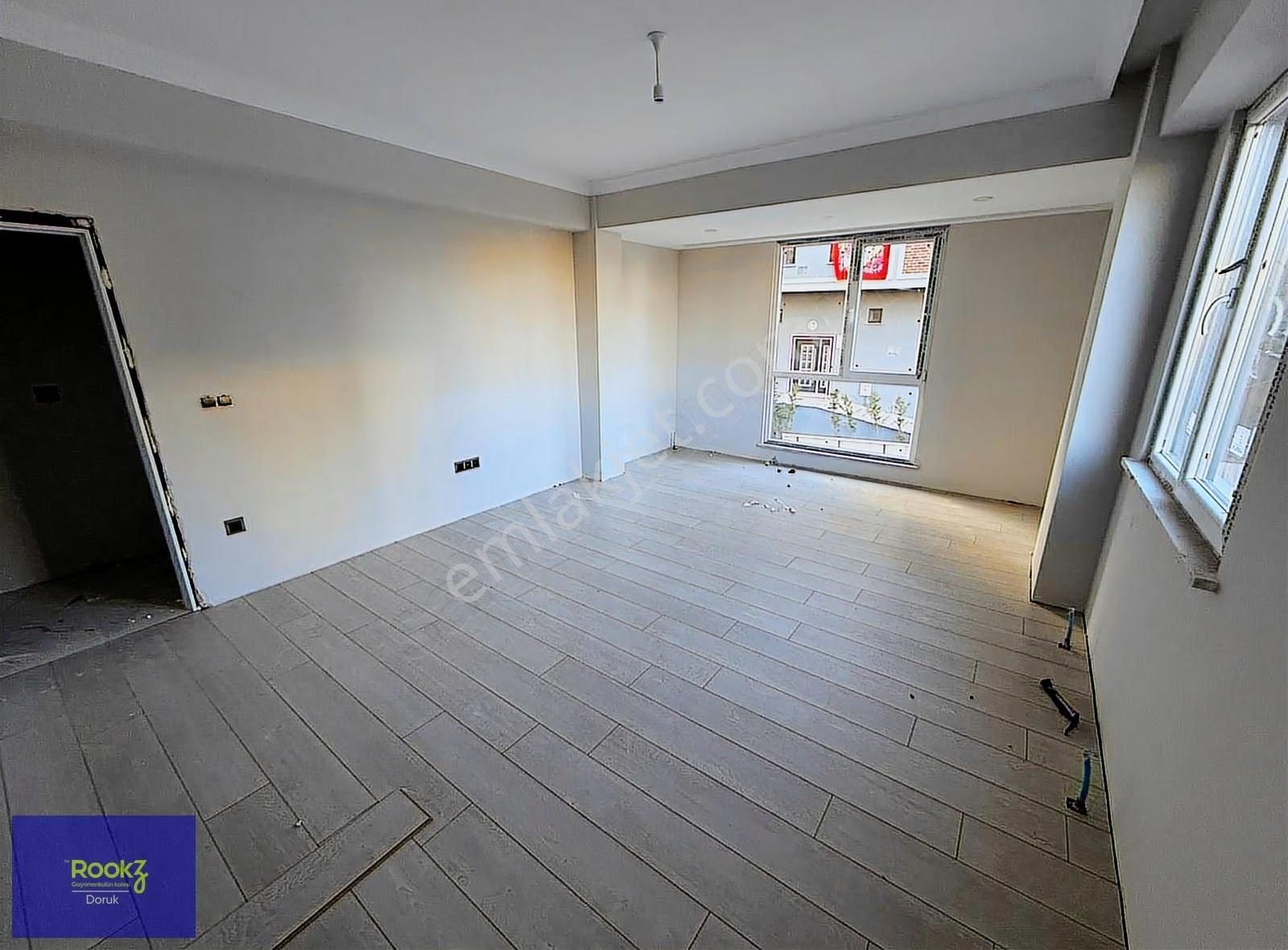 Rookzdoruk'dn Akgül Caddesinde Ulaşım Kolaylığı Ve Site İçi 3+1 - Görsel 15