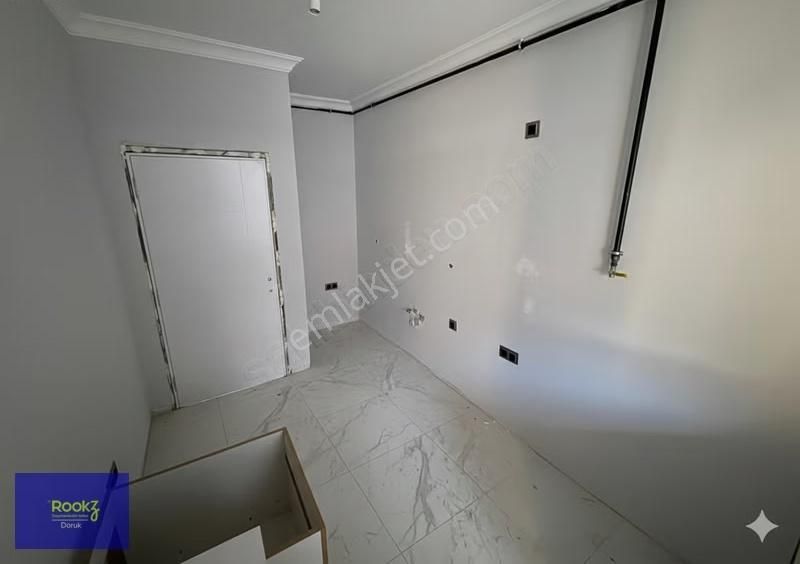 Rookzdoruk'dn Akgül Caddesinde Ulaşım Kolaylığı Ve Site İçi 3+1 - Görsel 12