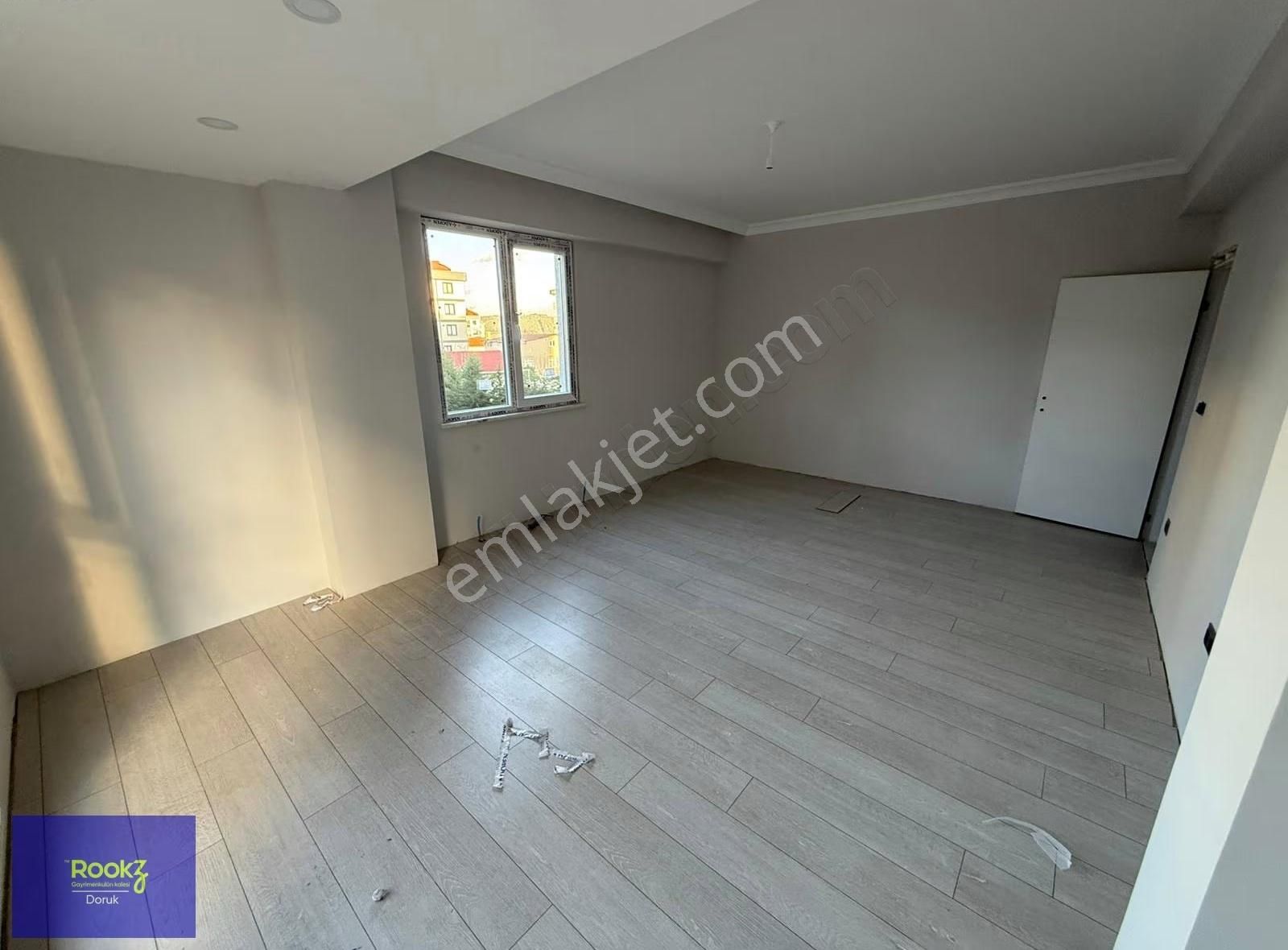 Rookzdoruk'dn Akgül Caddesinde Ulaşım Kolaylığı Ve Site İçi 3+1 - Görsel 4