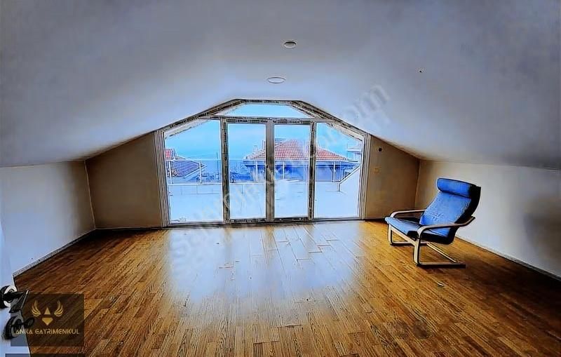 Sapanca Da Havuzlu Göl Manzaralı Sıfır Oturuma Hazır İskan Villa