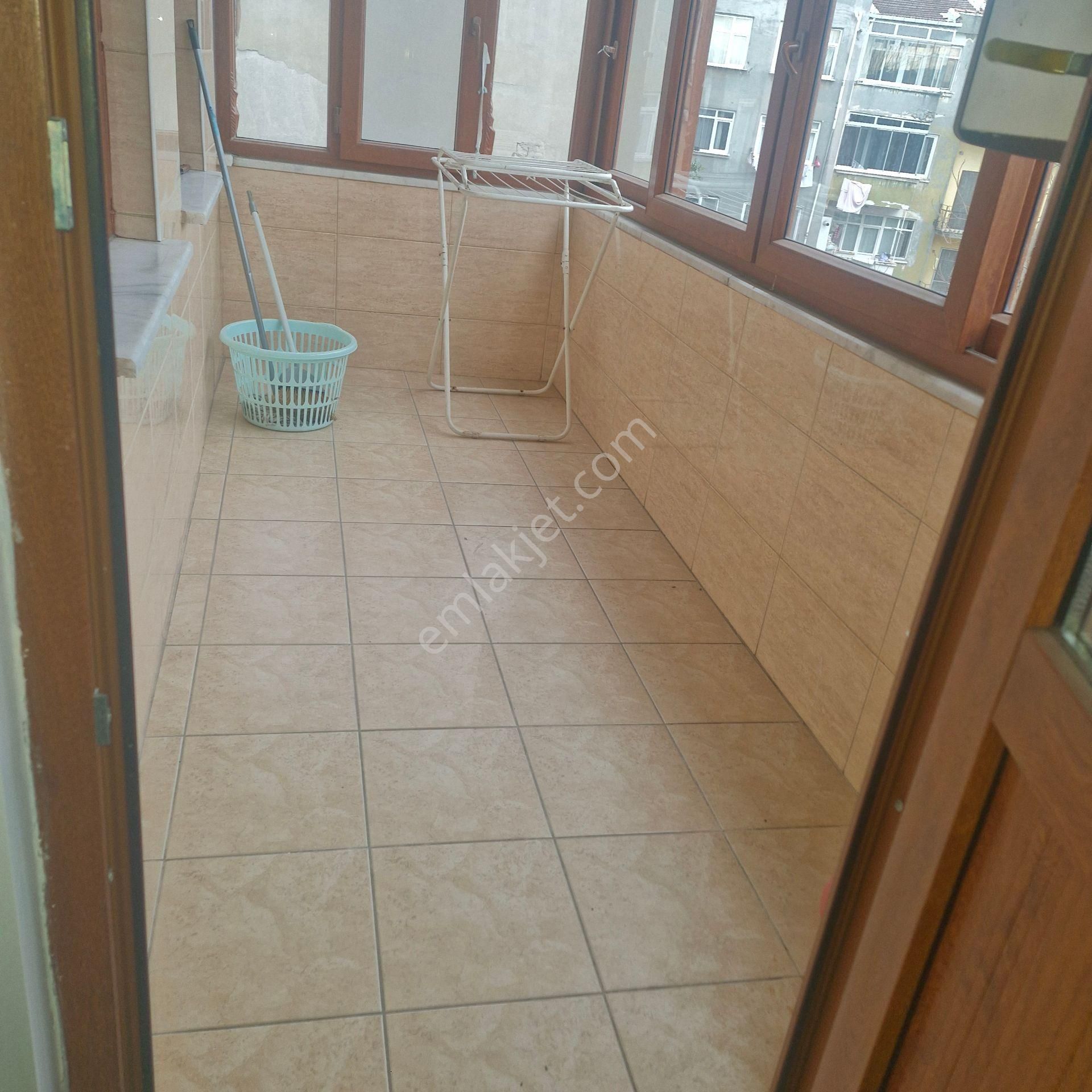 Akşen Emlaktan Fatih Çapa Mimar Kasımdayeni Binadan Dublex Daire - Görsel 2
