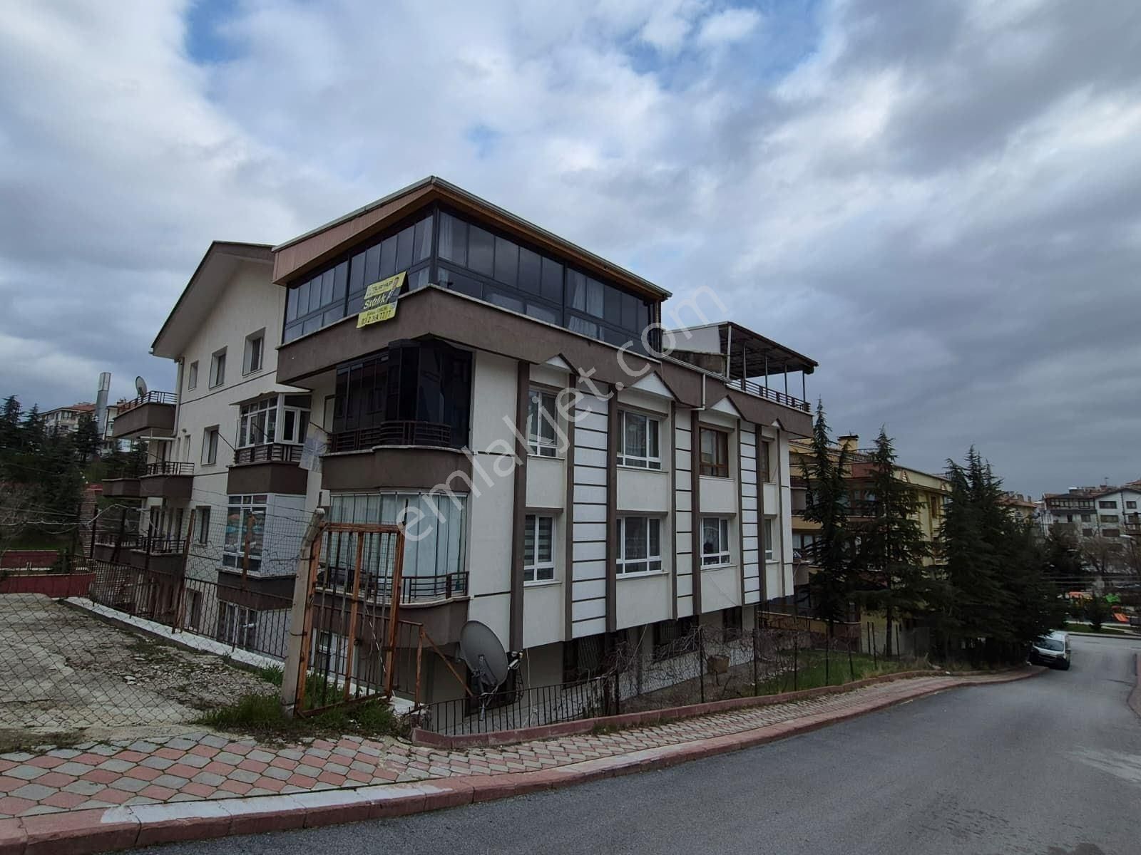 Kuşcağız Mah. Cadde Üzeri 4+1 + Kapalı Teras Dübleks - Görsel 23