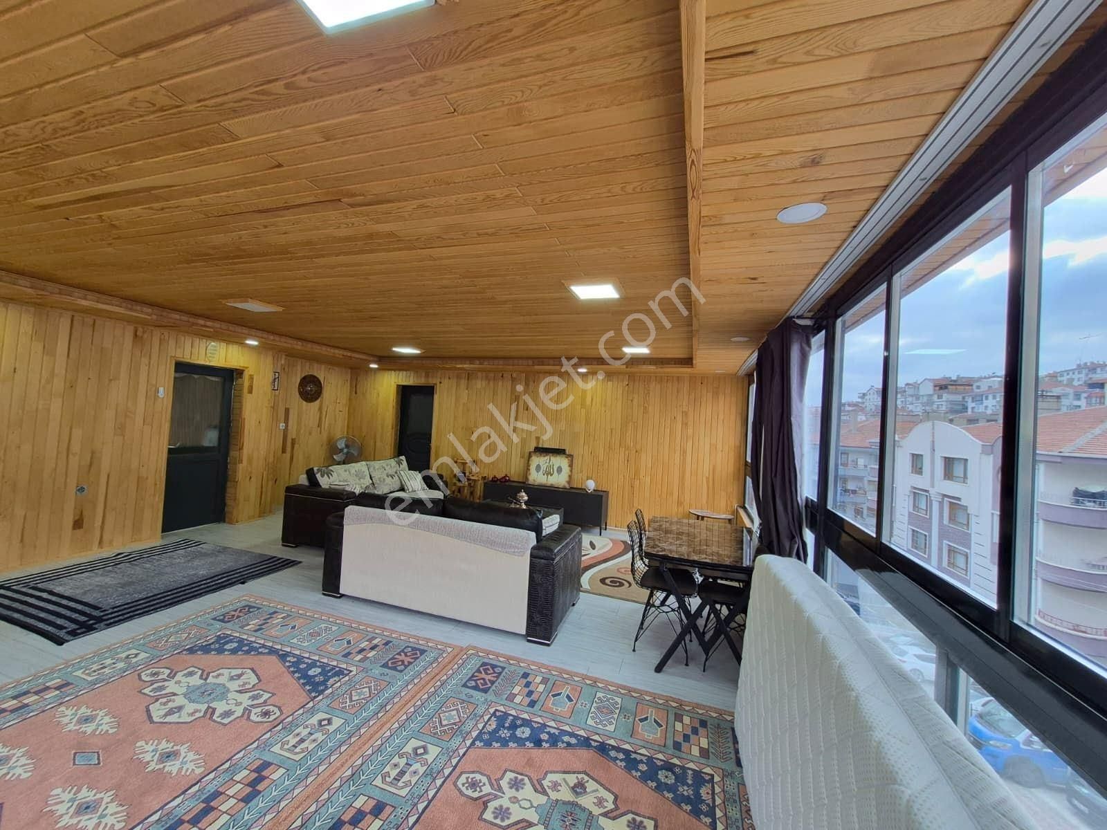 Kuşcağız Mah. Cadde Üzeri 4+1 + Kapalı Teras Dübleks - Görsel 4